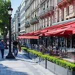Avenue George V II
